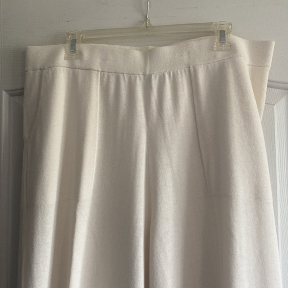 Knit pant with pockets - Picture 2 of 6